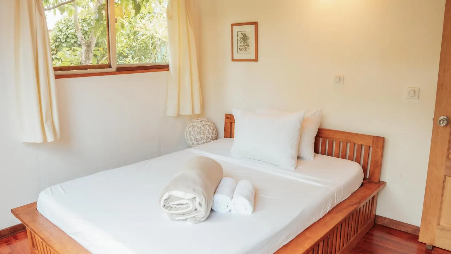 Tema'E Beach House Temae 0*,  Polinésia Francesa