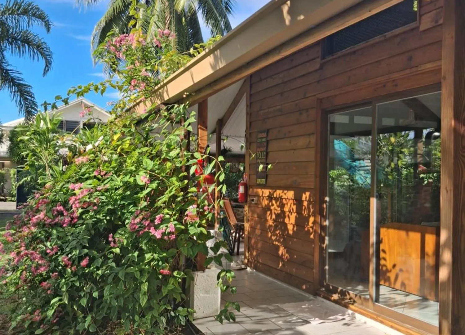 Tema'E Beach House Temae